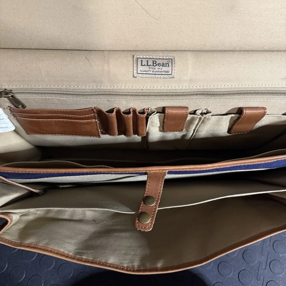 L.L. Bean bean messenger